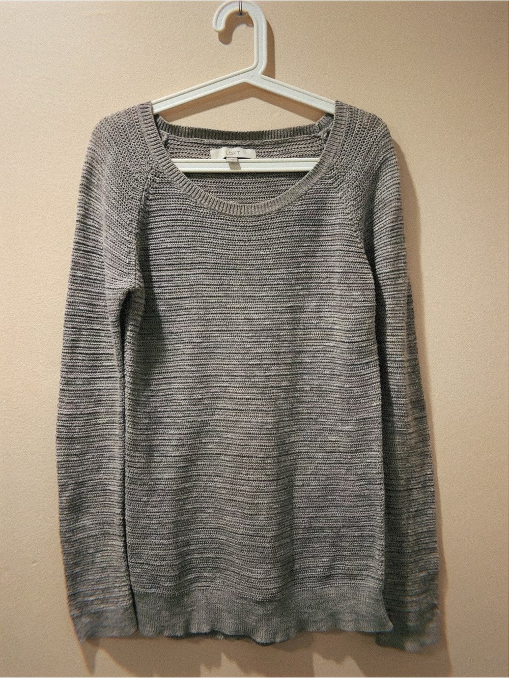Women’s Gray Knit Scoop-Neck Sweater
